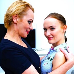 Жетілген әйелдердің волосатые письки секс видео Бейтаныс адамға ақша үшін берді